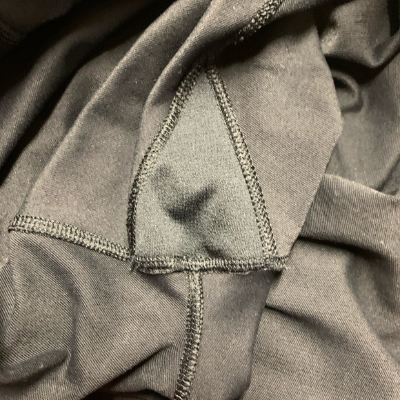 Sold CALIA black geometric cropped leggings XL - Picture 4 of 8